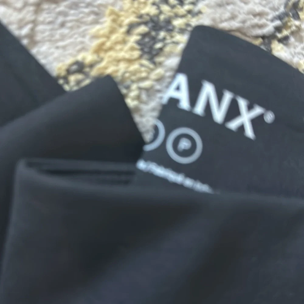 Spanx Beauty Boost leggings - NWT - Picture 4 of 7
